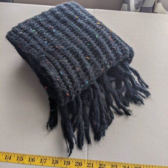 Steve Madden chunky, COZY, soft scarf, black with multicolor specs and fringe - Picture 6 of 7